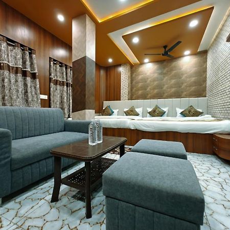 Shri Kailash Pati Guest House- Opposite Kashi Vishwanath Temple バラナシ エクステリア 写真