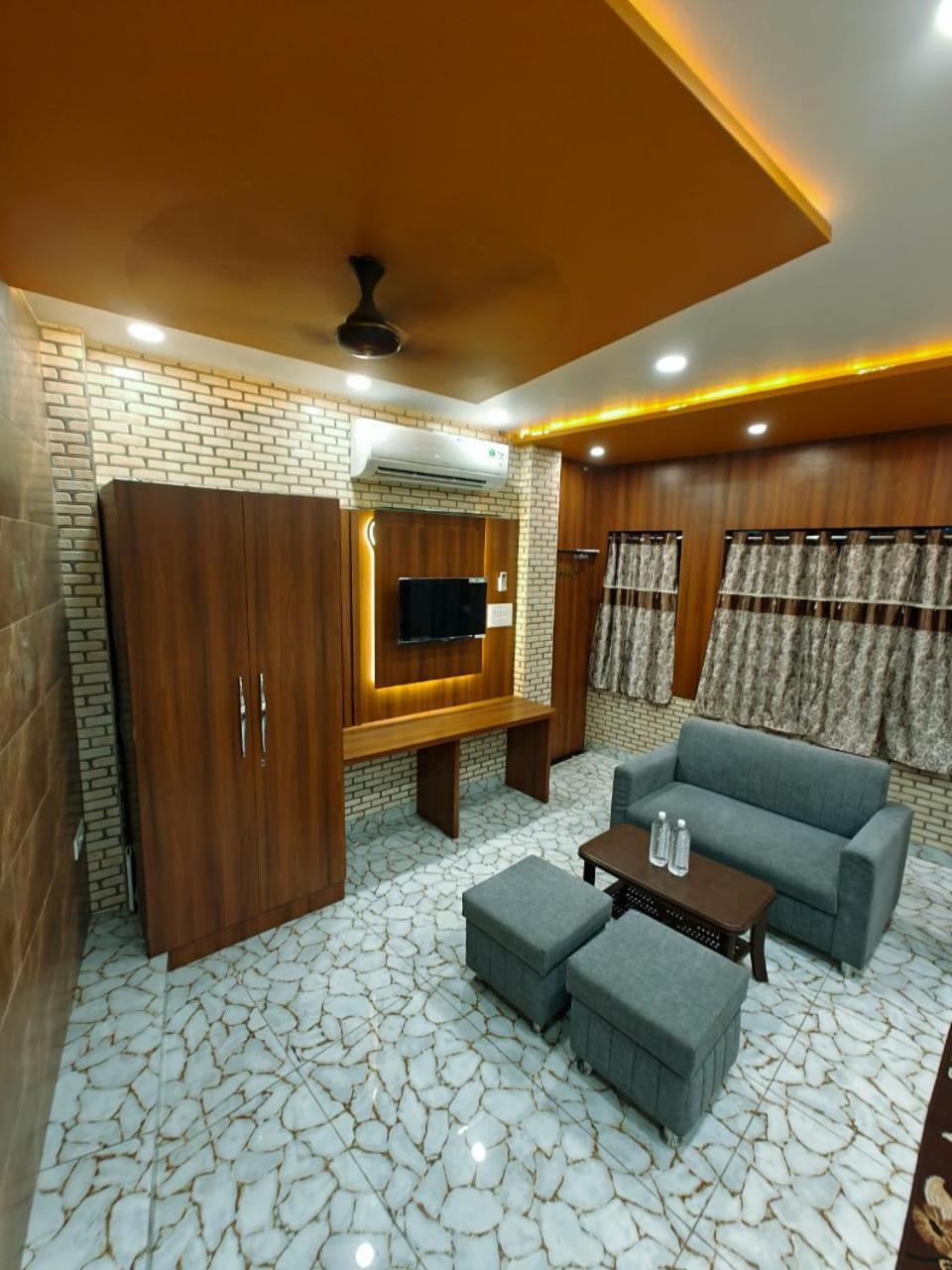 Shri Kailash Pati Guest House- Opposite Kashi Vishwanath Temple バラナシ エクステリア 写真