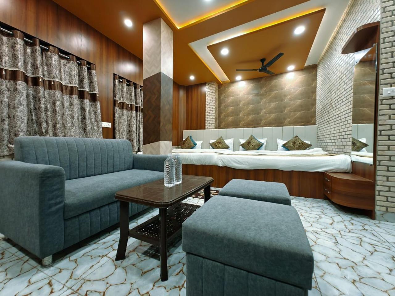 Shri Kailash Pati Guest House- Opposite Kashi Vishwanath Temple バラナシ エクステリア 写真