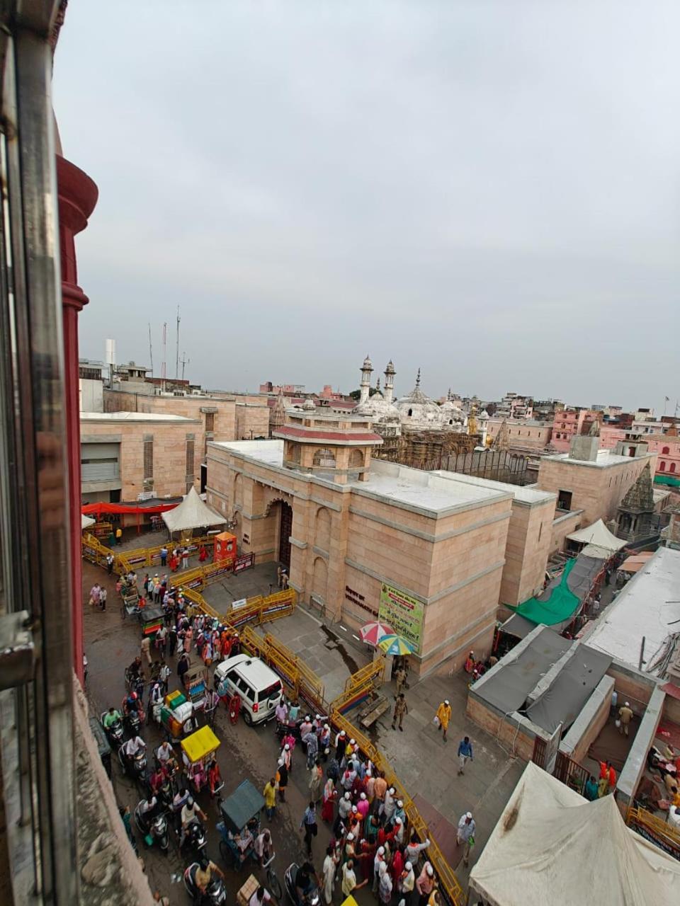 Shri Kailash Pati Guest House- Opposite Kashi Vishwanath Temple バラナシ エクステリア 写真